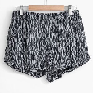 Athleta Blue White Printed Ruffle Hem Shorts XS | Elastic Waist